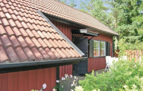 Отель Holiday home Lommebergsvägen Hestra II  Хестра